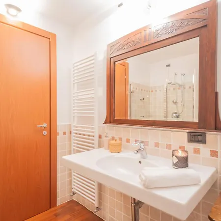 Filanda - Lakefront In By Rent Apartman